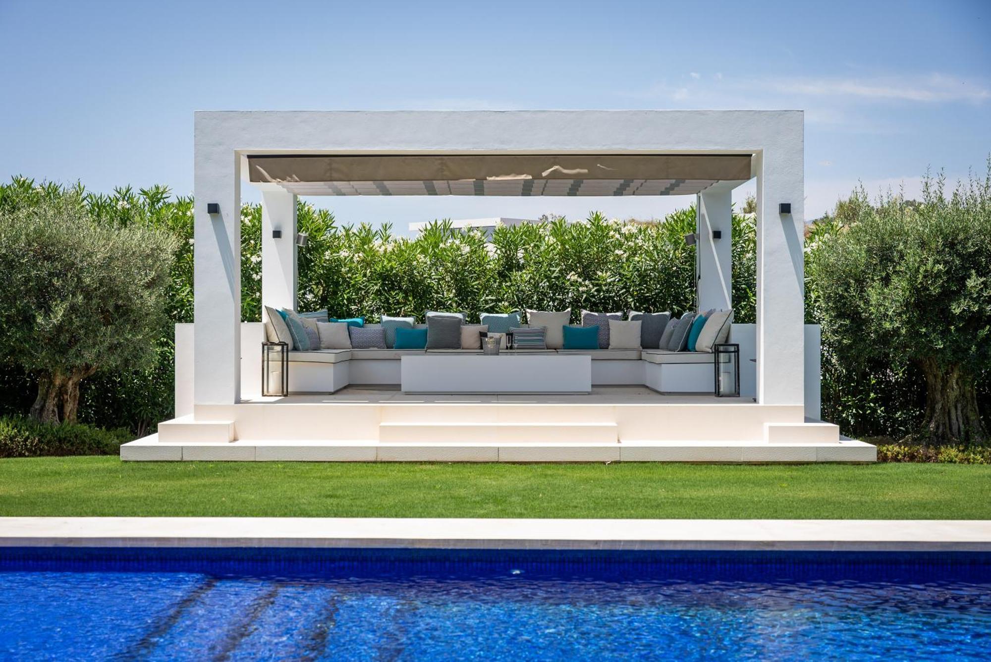 Eva Olivos Nueva Andalucia Villa Marbella