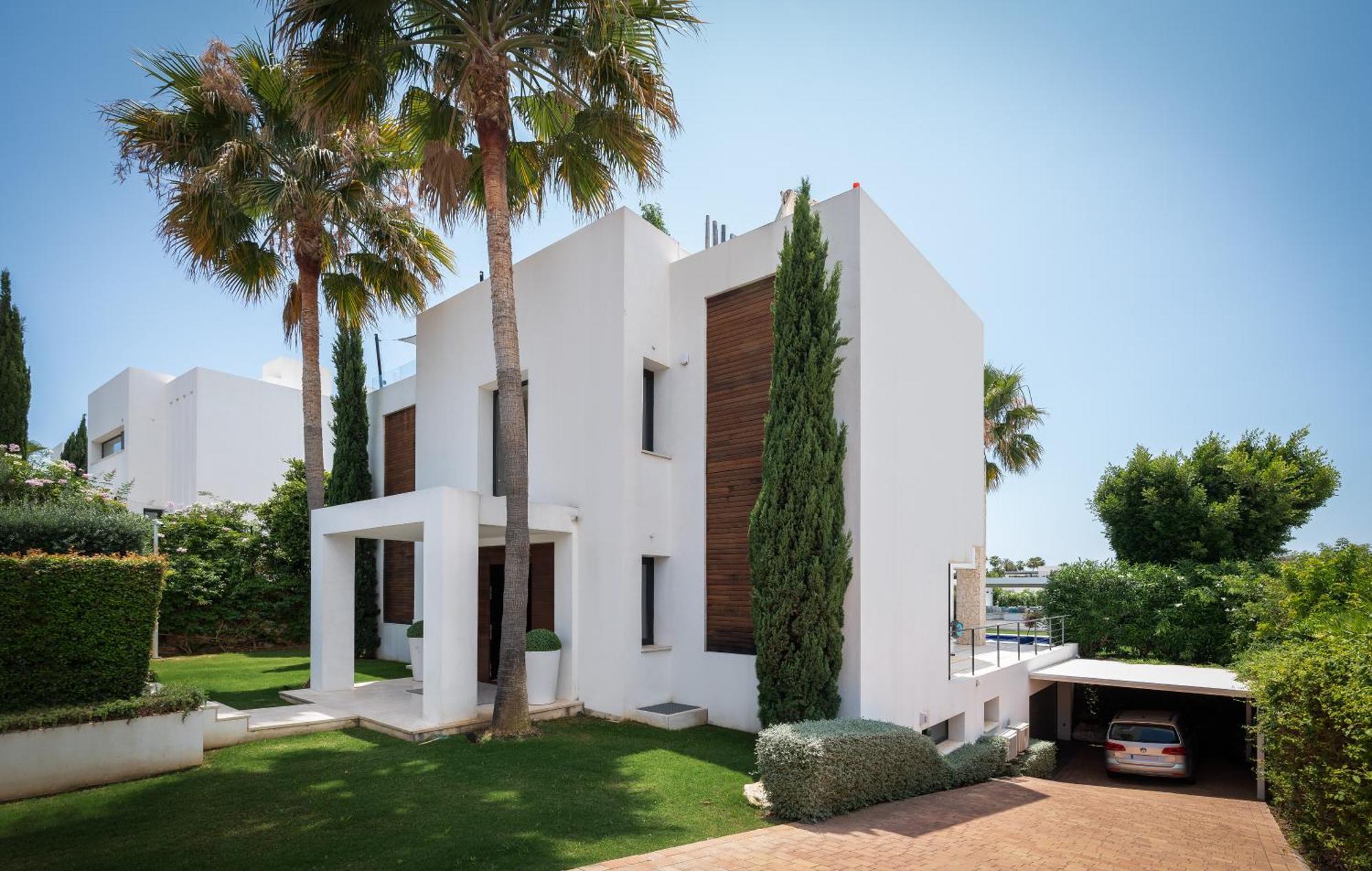 Eva Olivos Nueva Andalucia Marbella
