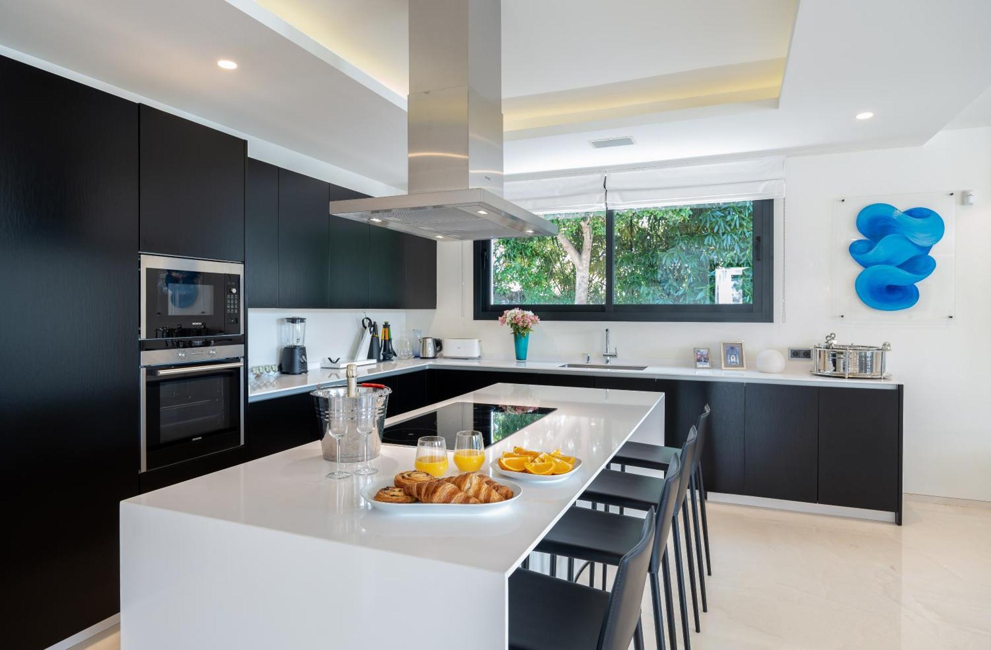 Villa Eva Olivos Nueva Andalucia Marbella